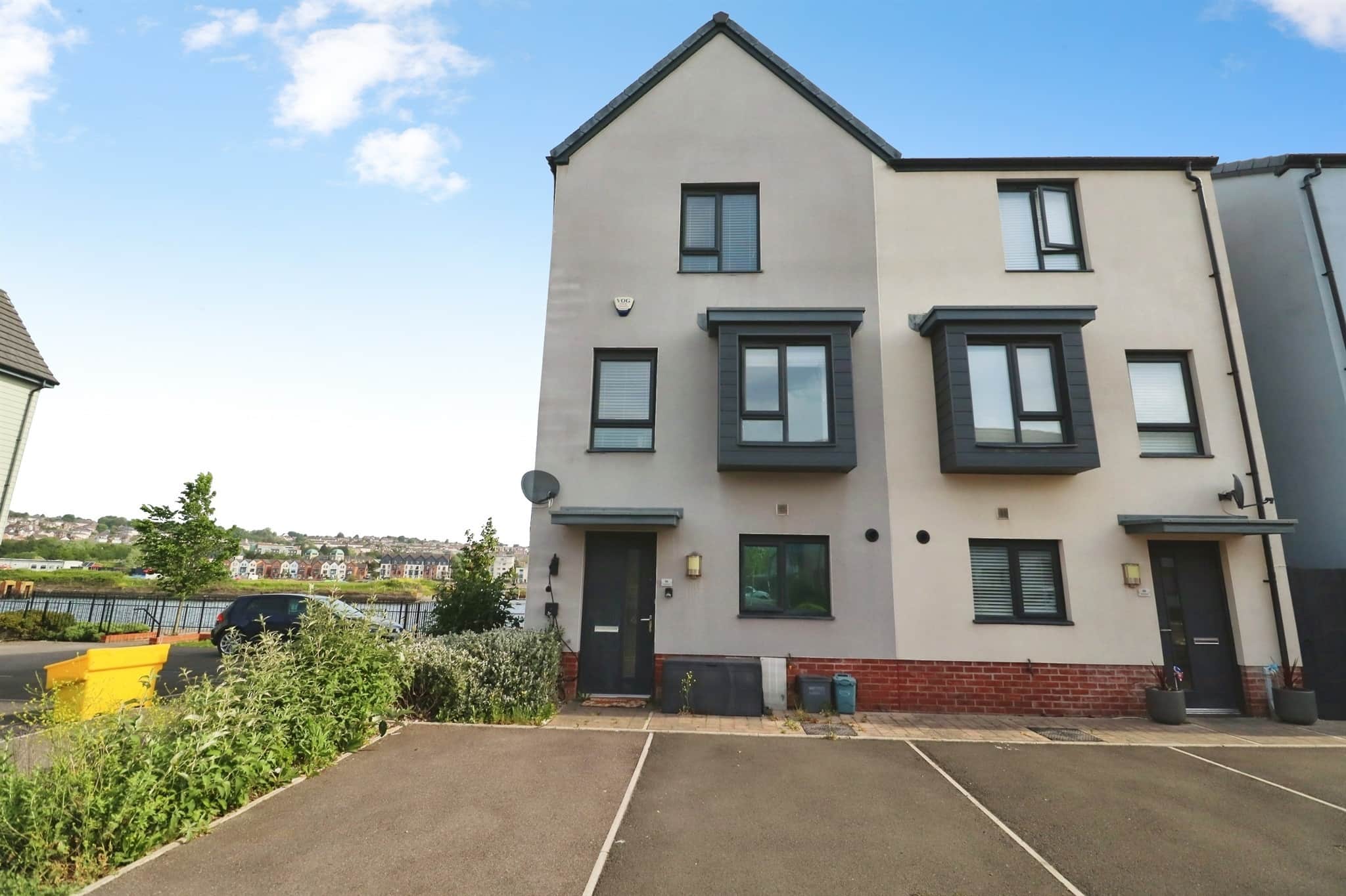 Property photo 0