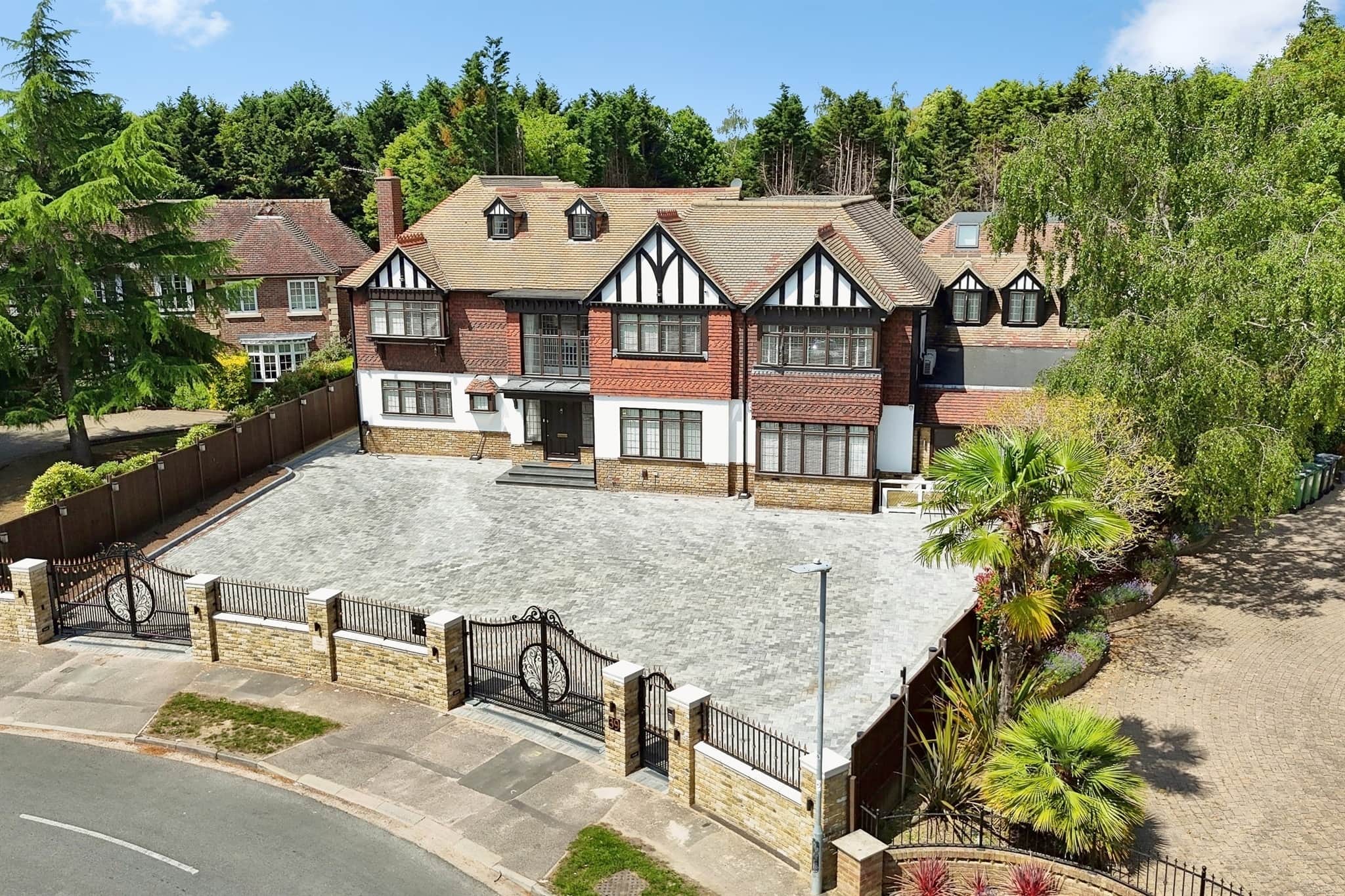Property photo 0