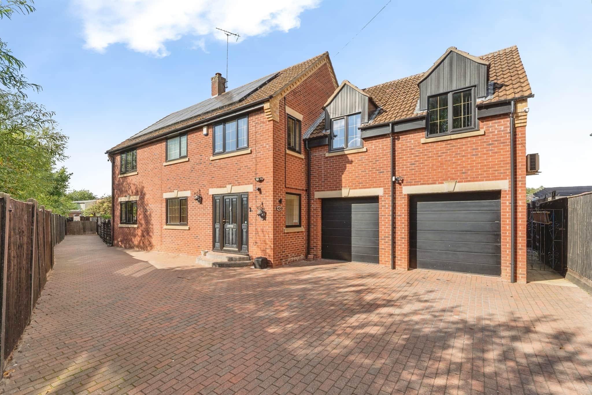 Property photo 0