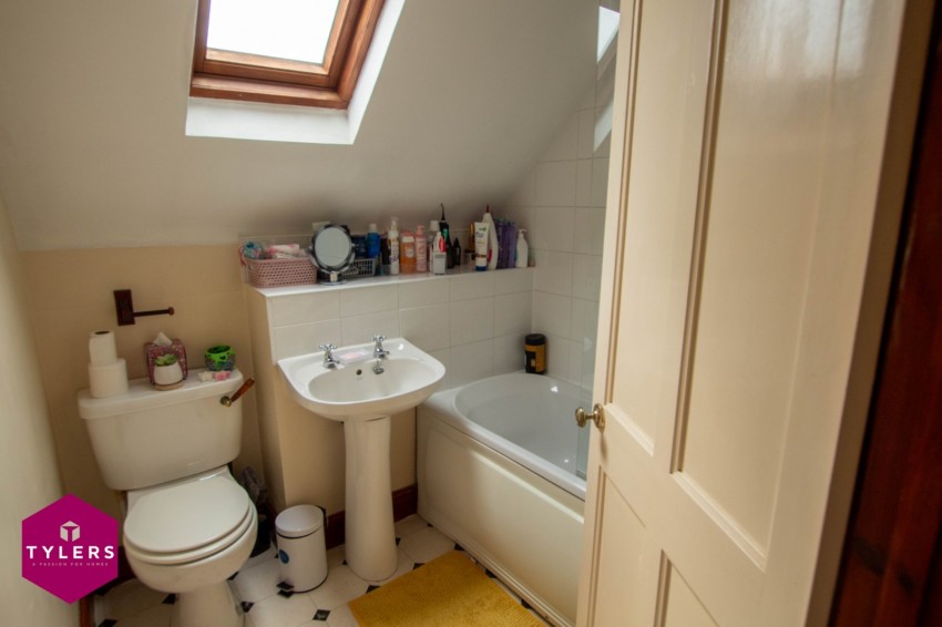 Images for Cheveley, Newmarket